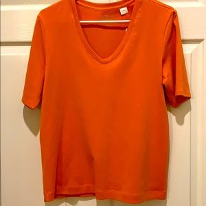 NWT Chico’s Lakota Elbow Short Sleeved V Neck Tee.
